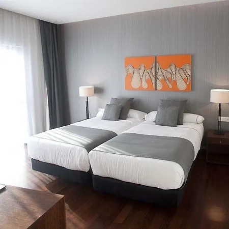 Carris Marineda ホテル 4*