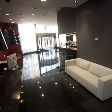 Otel Carris Marineda A Coruña