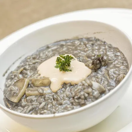 호텔 카리스 마리네다 4*