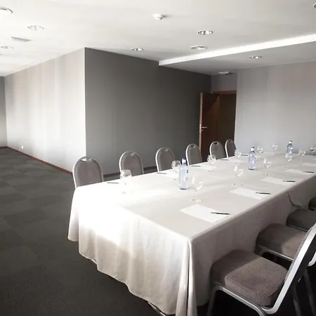 Carris Marineda Hotel