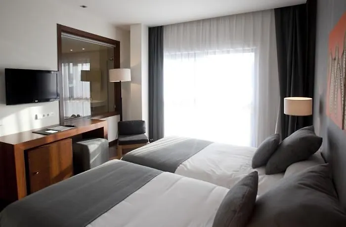 Carris Marineda Otel 4*