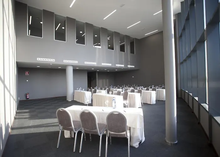 Carris Marineda 4* A Coruña